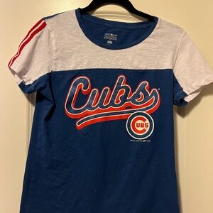 Cubs Blue and White Women’s Shirt NWOT Size M